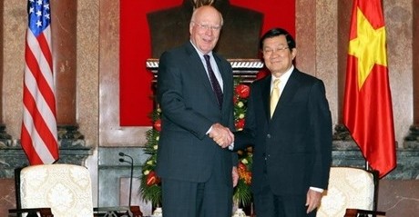 Staatspräsident Truong Tan Sang empfängt US-Senatspräsident Patrick Leahy